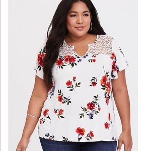 Torrid white floral shirt